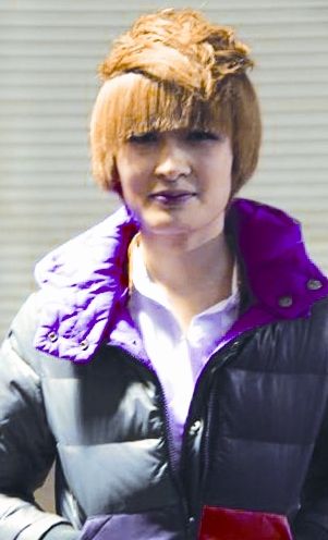 曾轶可一头金发亮相 网友质疑:头上那坨是什么