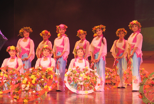 宁夏原创回族花儿风情歌舞剧《回乡婚礼》首演