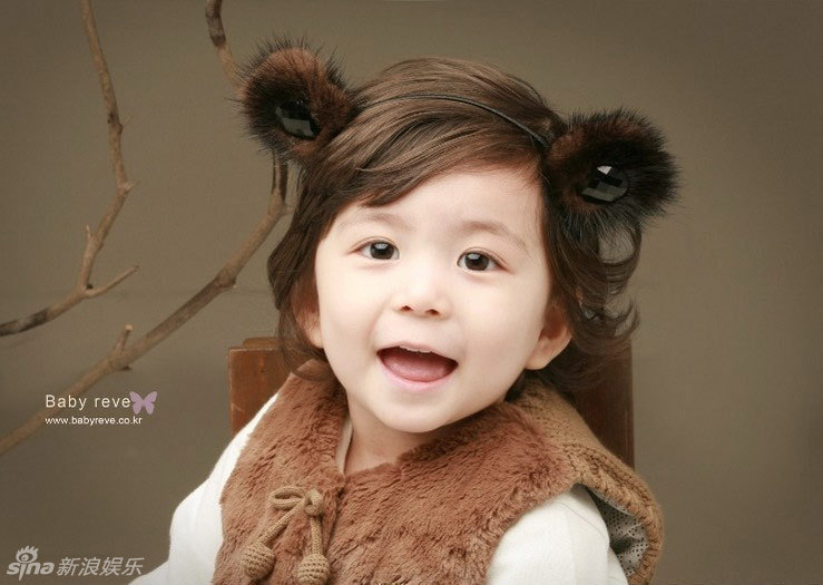 韩国混血童星Mason圣诞写真 大眼睛灵动可爱