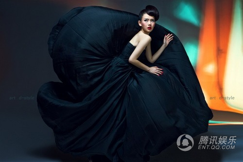  戚薇时尚 大片曝光  黑色 大丽花温暖绽放 (6)--娱