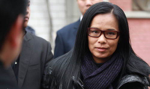 韦唯父亲北京去世+遗体告别与亲友拥抱互慰