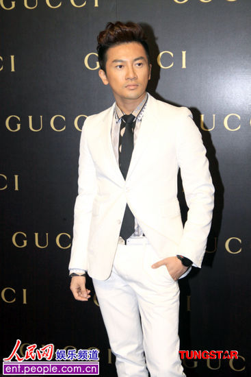 苏有朋佟大为走秀斗帅 高圆圆露野性黄奕扮阔