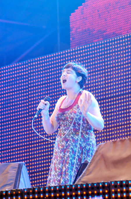 活力岛音乐节奥康纳献唱 崔健许巍台下当粉丝