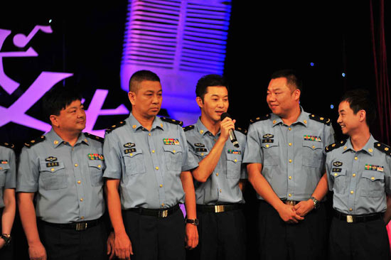 炊事班 做客《艺术人生》 闫妮半夜争演佟掌柜