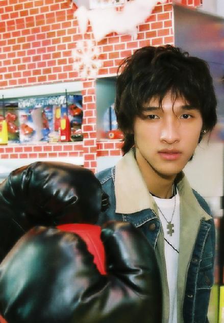 《宅男总动员》众星力捧黄又南 宅男帮英俊逼