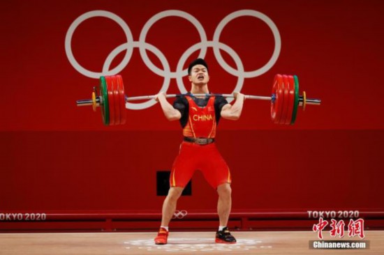 7月28日，在东京奥运会男子举重73公斤级比赛中，中国选手石智勇以抓举166公斤、挺举198公斤、总成绩364公斤的成绩夺得冠军，其中总成绩打破了此前自己保持的世界纪录。这是中国代表团本届奥运会的第12金。<a target='_blank'  data-cke-saved-href='http://www.chinanews.com/' href='http://www.chinanews.com/'><p  align=