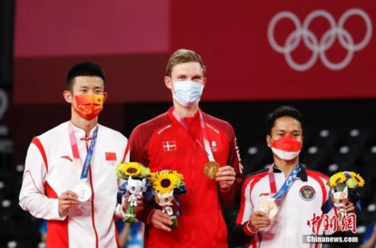 ڶ˻лһöƣͼΪ佱ʽֳ<a target='_blank'  data-cke-saved-href='http://www.chinanews.com/' href='http://www.chinanews.com/'><p  align=