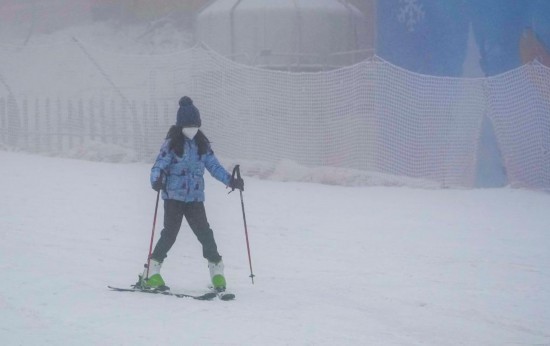 冰雪运动吹响冬季旅游复苏“号角”——从重庆海拔最高滑雪场看冰雪体旅“热”起来