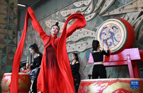 首届向阳捌月全民艺术节在京开幕