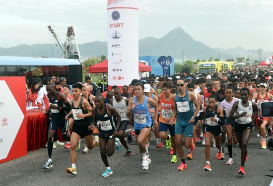 香港举办港珠澳大桥半程马拉松赛