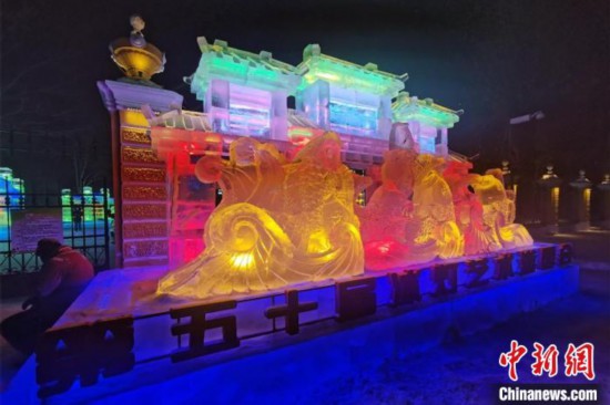 哈尔滨冰灯艺术游园会280处景观正式亮相