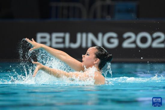 ?4月5日
，中国香港选手熊诗晴在女子单人技术自选比赛中。她以156.1284分的成绩获得第10名。新华社记者 鞠焕宗 摄</p><p style=