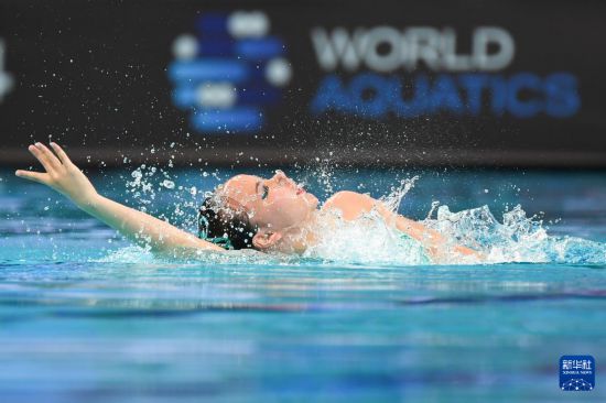 4月5日，开赛中国香港选手熊诗晴在女子单人技术自选比赛中。花样最终，游泳最终	，世界新华社记者 鞠焕宗 摄