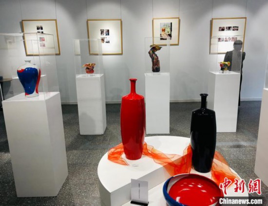 两岸陶瓷艺术展开幕 180件陶瓷作品展中华瓷韵之美