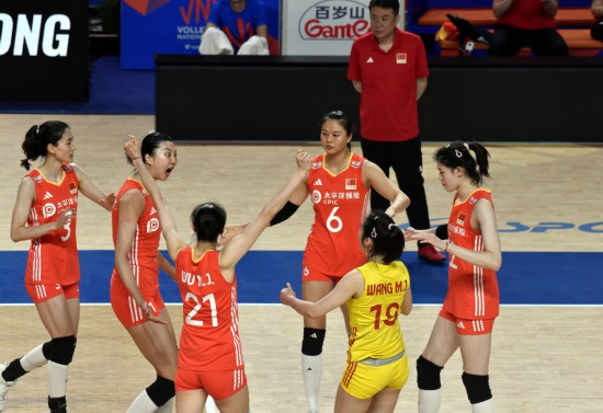 中国女排世联赛击败波兰队获四连胜