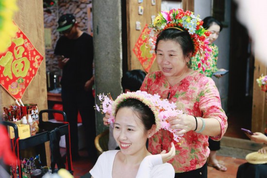 福建泉州：蟳埔女簪出“共富花”