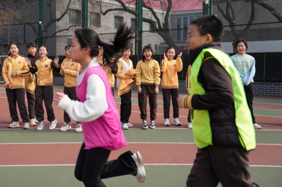 美嘉体育平台开学“赛起来” 运动“热起来”——北京校园体育一线观察(图1)