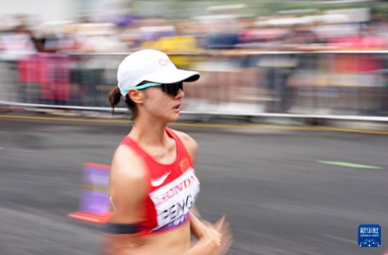 9月13日,中国选手彭丽在比赛中。当日,2025年世界田径锦标赛竞走女子35公里决赛在日本东京举行。新华社记者 江汉 摄