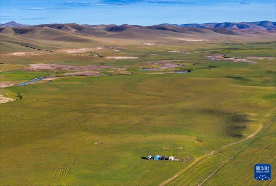 这是9月19日拍摄的扎鲁特草原秋景（无人机照片）。 