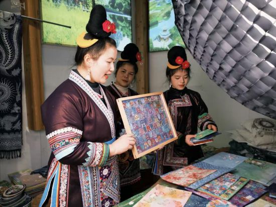 贵州千年侗寨非遗织就乡村振兴锦绣路(图3)