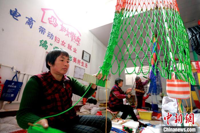 【母亲河畔的中国】揭秘“网绳之乡”的致富暗码：300年传承“触网”起飞
