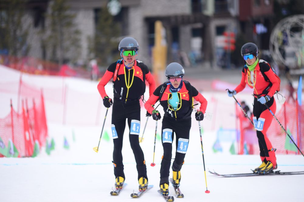滑雪登山亚锦赛落幕 中国队包揽全部金牌