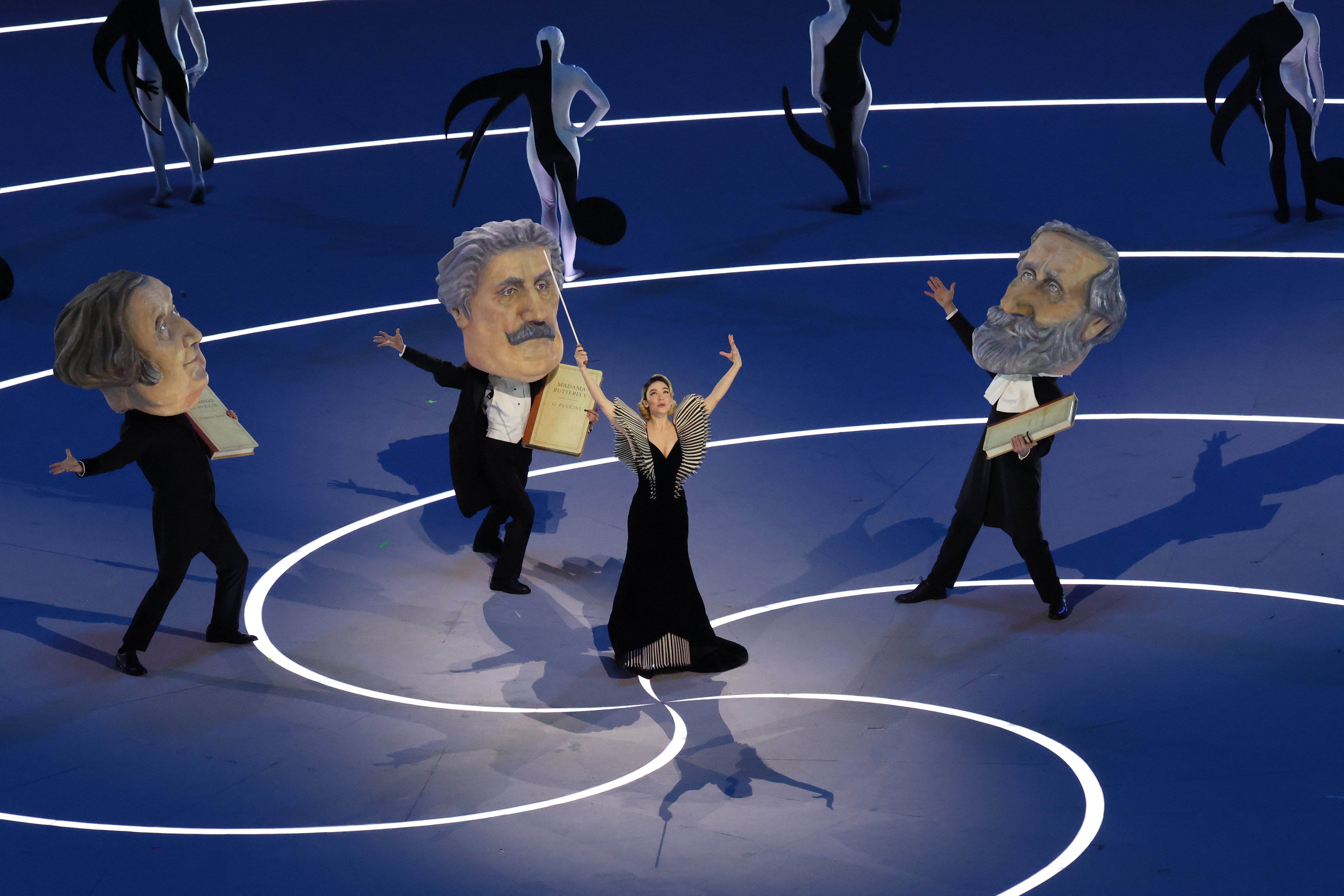 开幕式上的演出