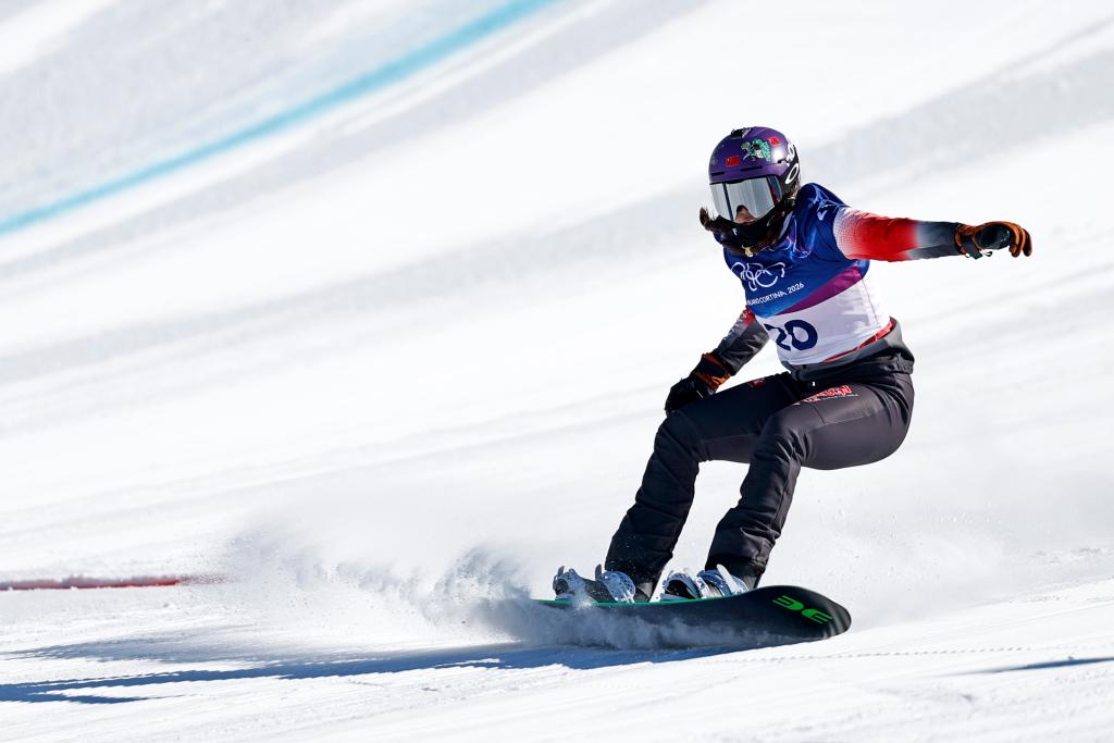 2月13日,中国选手拥青拉姆在比赛中。新华社记者 王鹏 摄